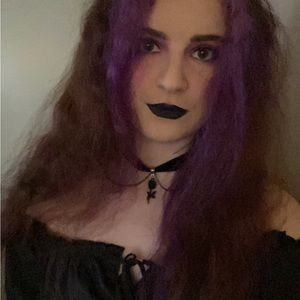 Meet your Posher, Alicia